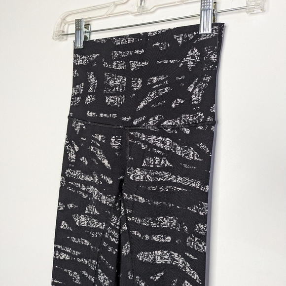 Lululemon Wunder Under Black White Pull On Athletic Exercise Workout Legging 2 - Picture 2 of 10